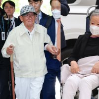신천지·통일교 32명 재판행…한학자 금고서 260억원 압수(종합)