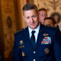 “美합참의장, 트럼프에 ‘탄약 부족·병력 과부하’ 이란 공격 작전 우려 제기”