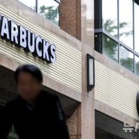 전한길 "정용진은 우파 대표 경영자"…강용석 "스타벅스 우연에 불과"