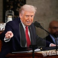 美국민 61% "트럼프, 정신적으로 불안"…직무수행 불만 고조