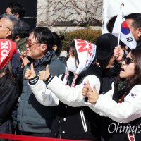 [오마이포토] 장동혁에 '쌍 따봉' 날린 '윤어게인'