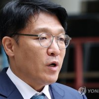 "18㎝ 흉기를 커터칼로"…'李테러 미지정' 김상민 前검사 등 송치