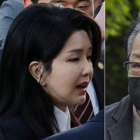 같은 '샤넬백', 김건희 무죄 건진법사 유죄…알선수재 판단 엇갈린 법원