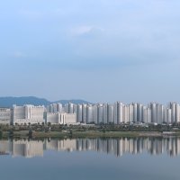 뚝뚝 떨어지는 서울 아파트값..강남권 이어 성동·동작도 '마이너스'로