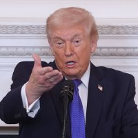 트럼프 '병원선 그린란드行' 게시물에 美국방 "명령 없었다"