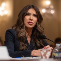 美국토안보장관, 'ICE 총격 시위' 미네소타에 "법집행인력 추가 파견"