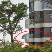 ‘테라스 붕괴’ 인천 송도 아파트, 곳곳 ‘기울어짐’ 포착…입주민 2차 붕괴 불안
