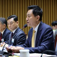 “한강버스 오전 6시30분~9시30분 운항 0회” 지적에···오세훈 “초기 단계라 그래, 대중교통이 맞다”