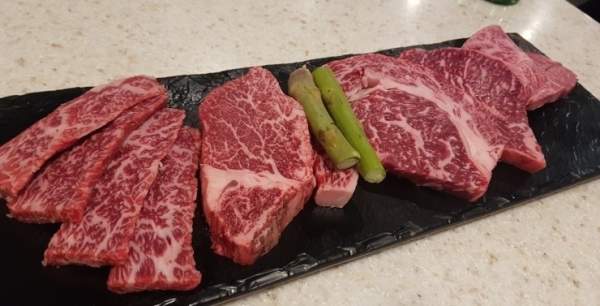 마블링 좋은 1++ 한우 구이와 평양냉면 맛집, 배꼽집 봉은사역 코엑스점