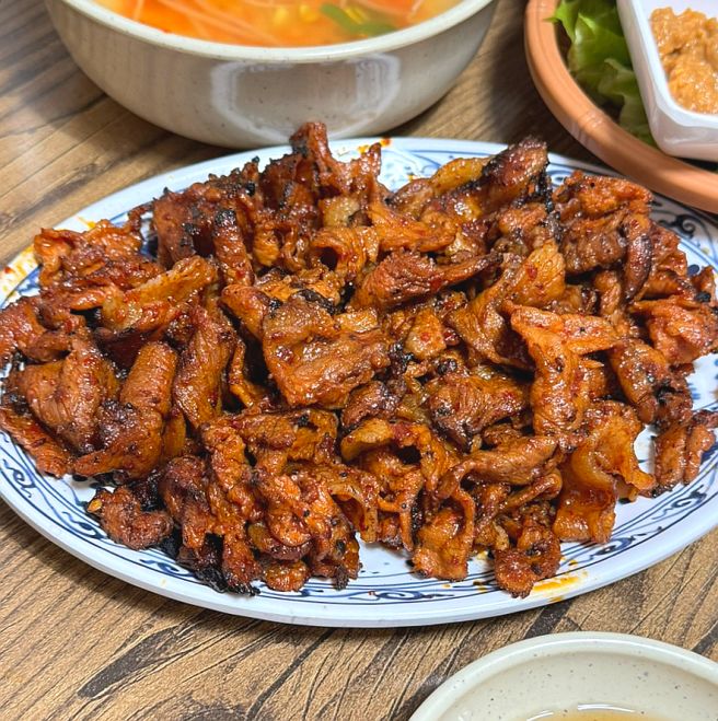 안동 맛집 '남실네' ㅣ 연탄 불고기 보다 김밥에 반한 찐 노포 안동여행맛집