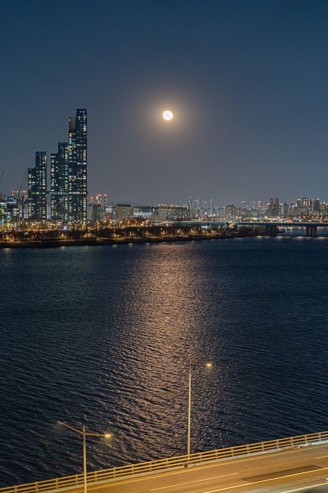 서울 레트로 카페 터방내 불쇼 효사정공원 한강뷰 야경 코스 추천