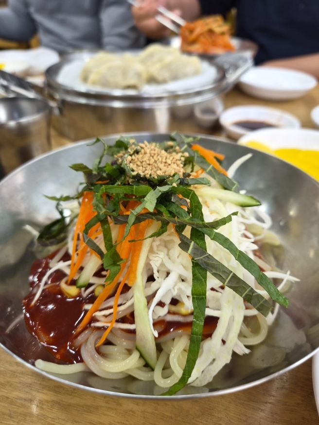 쫀득하고 실한 포항 만두 맛집 '명승원만두'