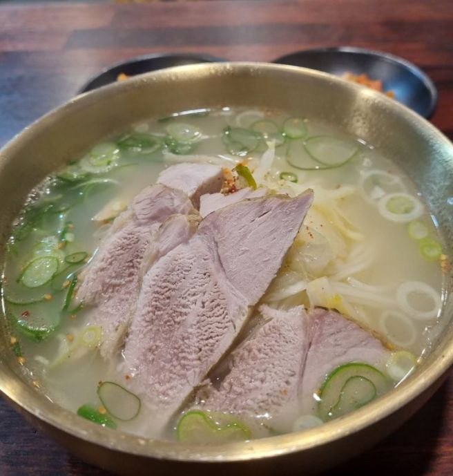 제주 동문시장 맛집 텁텁함 없는 시장표 고기국수의 정석 금복식당 혼밥 후기