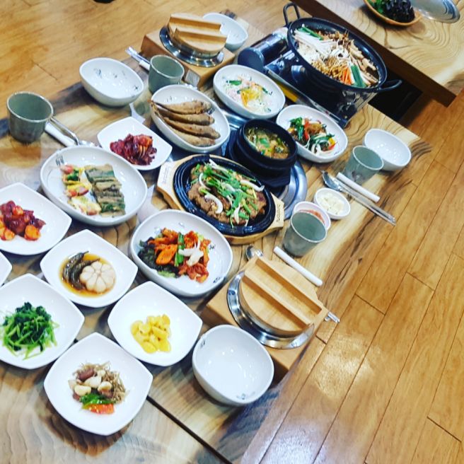 단양 맛집 왕릉숯불갈비 단양본점에서 즐긴 마늘솥밥정식과 떡갈비의 매력