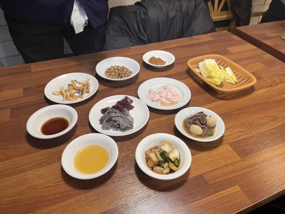 '양지식당'에서 천엽,등골,간,생고기 제대로 과식함