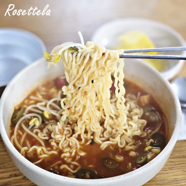 신촌역 혼밥 노포 훼드라 최루탄라면 이한열 열사 단골 맛집