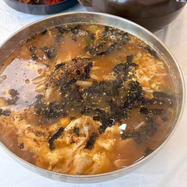 홍성 굴칼국수 맛집 ‘결성칼국수’, 어릴 때부터 20년 넘게 다닌 찐단골집