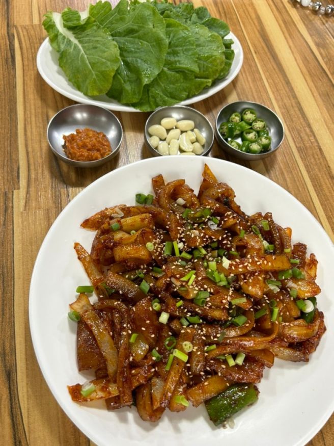 경북 영천 현지인 로컬 맛집 제일손칼국수 돼지껍데기 수제비 맛집