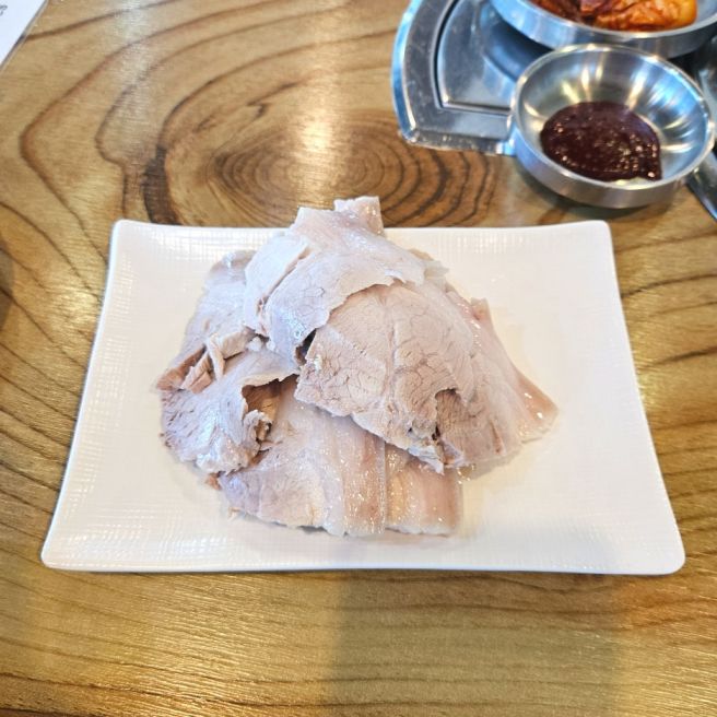 [서귀포 중문] 제주 산방식당 중문점 - 부산 평산옥이 겹쳐지는 맛, 제주도 최고의 수육을 맛볼 수 있는...