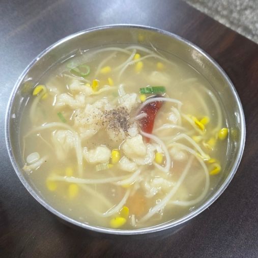 [청주 맛집] 청주 북부시장 야들야들한 꼬마족발과 시원한 콩나물 수제비의 환상 조합, ‘삼미족발’