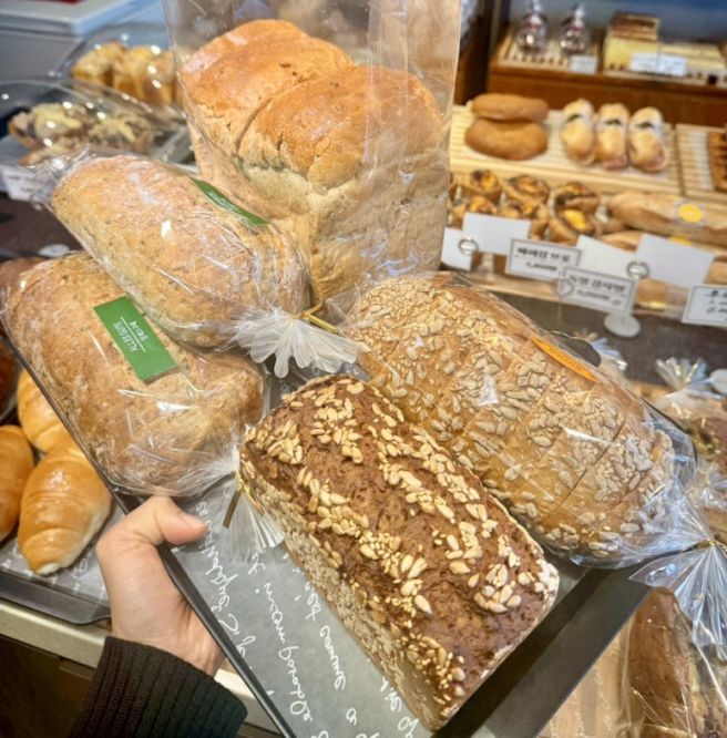 서대문 호밀빵 맛집 연희동빵집 알레스구떼 건강빵 버터떡 추천