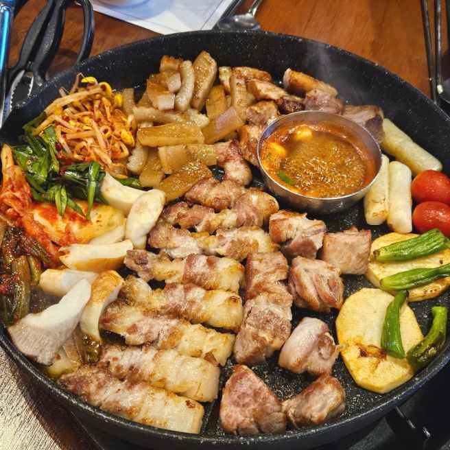 경산 맛집 고기집 꽃돼지식당 경산점 회식 가족외식하기 좋은 곳
