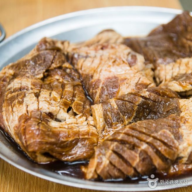 아산 맛집 9곳 (2026) — 온천역 앞 돼지갈비는 숯불 대신 육수에 끓입니다