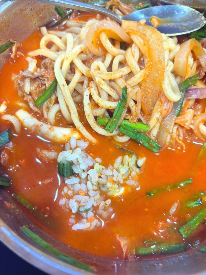 대구 3대짬뽕 맛집 ‘진흥반점’ | 웨이팅 50분, 짬뽕보다 볶음밥이 더 맛있었던 솔직후기