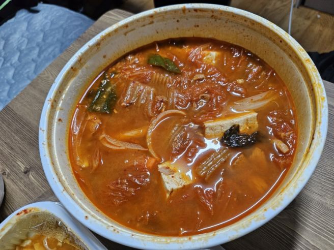 고시촌 배달 맛집 : 휘가로 김치찌개 &amp; 순두부 찌개 추가