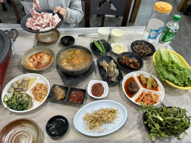 당진 삼겹살 맛집 전주식당｜반찬 미쳤다 된장찌개 기본 미나리까지 찐후기