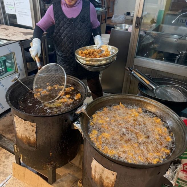 경주 성동시장 천북양념통닭, 왜 이렇게 유명한지 직접 먹어봄