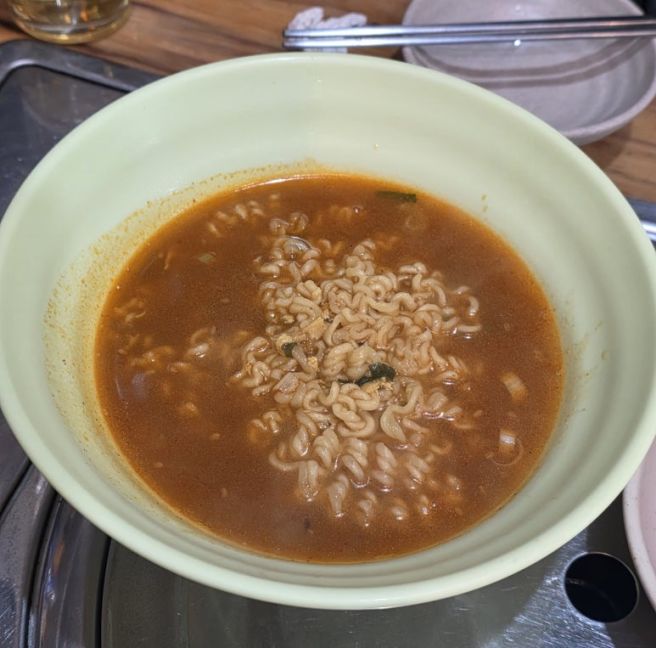 [문래맛집] 문래동 골목의 온기 노포 가맥집 신흥상회에서 즐기는 라면 가맥