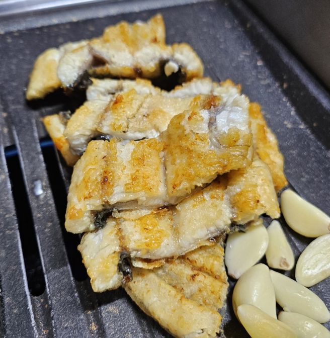 고창 선운사 맛집 신덕식당 : 구워 나오는 장어구이의 정석 죽염소금 &amp; 양념