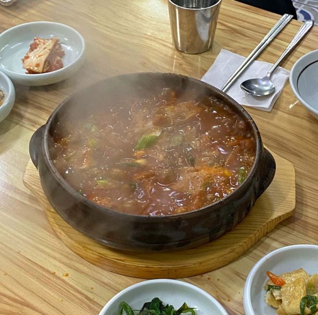 한 시간이 어떻게 갔는지 모르게 지나간 제주공항근처 맛집 동문시장 장춘식당 방문기