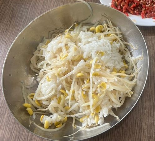 대전 노포 왕관식당｜점심 2시간만 영업하는 육회 콩나물밥 대전역맛집
