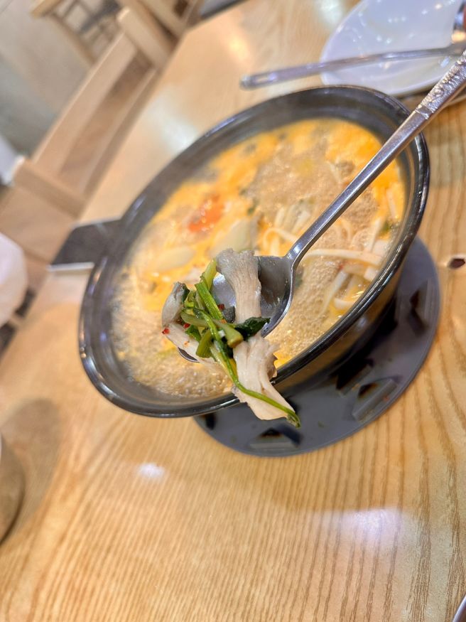 강서 랜드마크 버섯칼국수 송정 ‘공항칼국수’