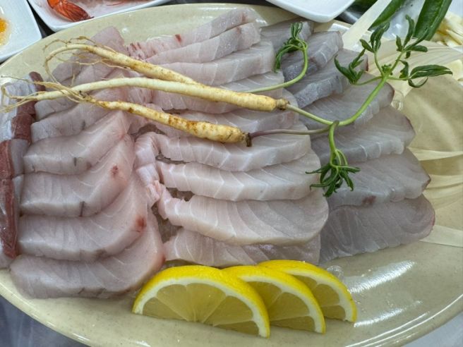 [여수] 만족스러웠던 삼치회, 대성식당