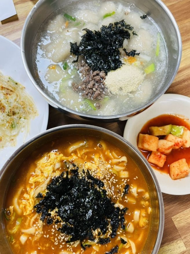 강릉중앙시장맛집 장칼국수 추천 여왕개미식당