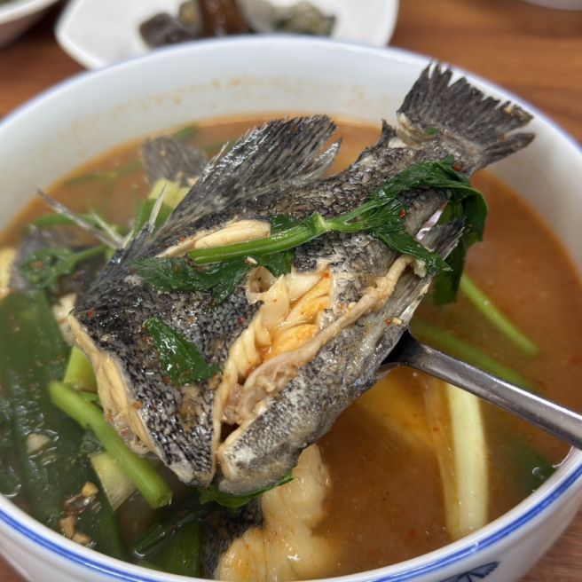 제주 평대리 맛집, 평대해변 근처의 현지인 매운탕 맛집! 제주 소라횟집