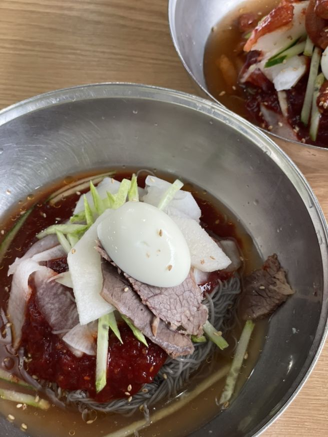 연희동 맛집 - 새콤달콤 입맛도는 청송본관함흥냉면 30년 터줏대감