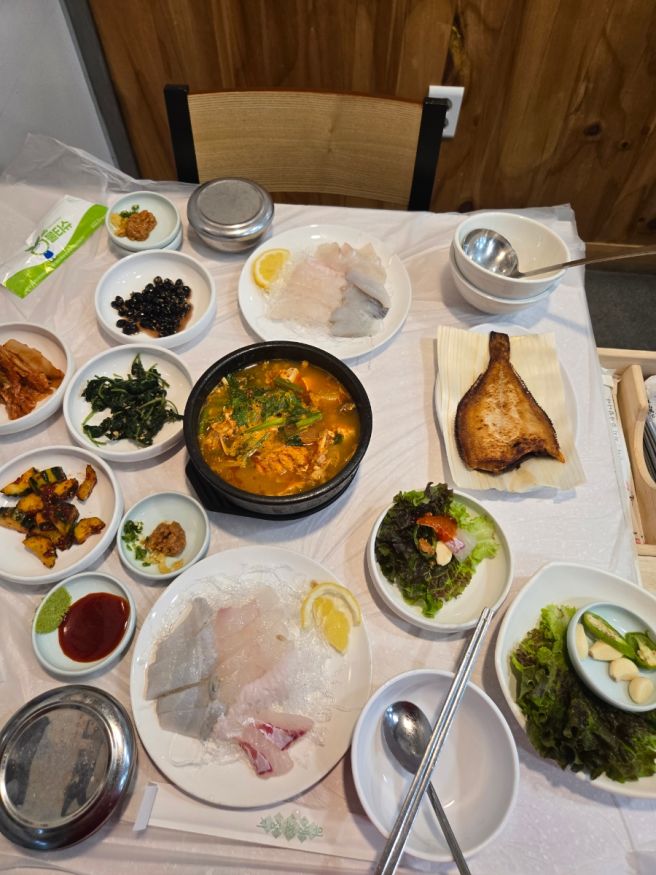 최고의 만찬, 대연동 점심 맛집 궁중해물탕 조씨집 - 60년 전통의 무게를 담아낸 감동적인 점심