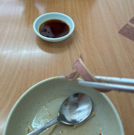 대전, 중구) 칼칼하고 깔끔한 국물맛이 일품인 노포...칼국수사리를 넣어 먹는 오징어찌개 ‘소나무집’.
