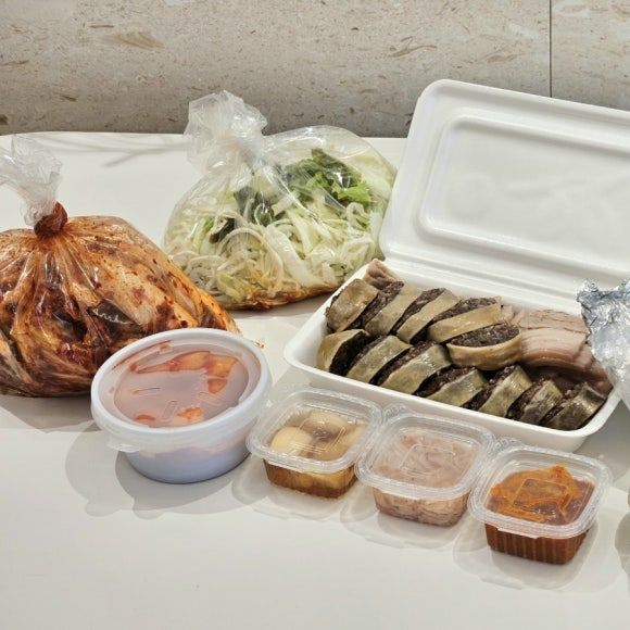 서문시장 언니네 실비김치와 곁들여먹기 좋은 중구 8번식당 모듬수육 후기