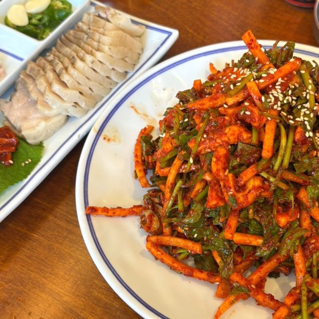 대구 서구 맛집, 푸른회식당 대구여행하면 꼭 먹어야하는 무침회💕