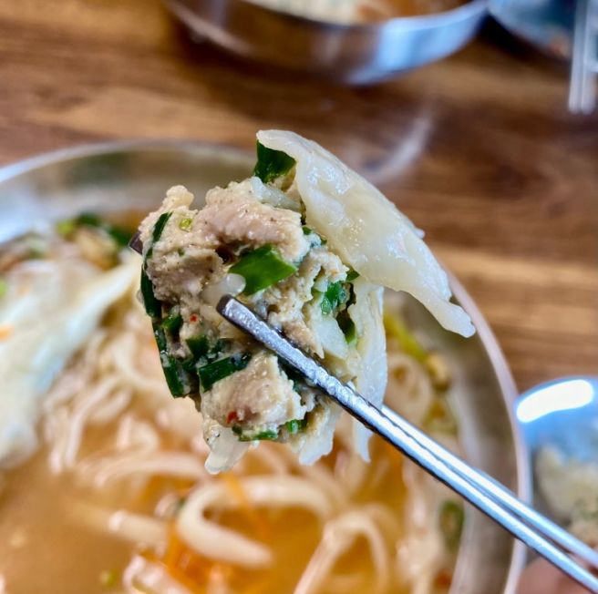 광명시장 필수 코스! 40년 된 노포 맛집 "옛진미칼국수"