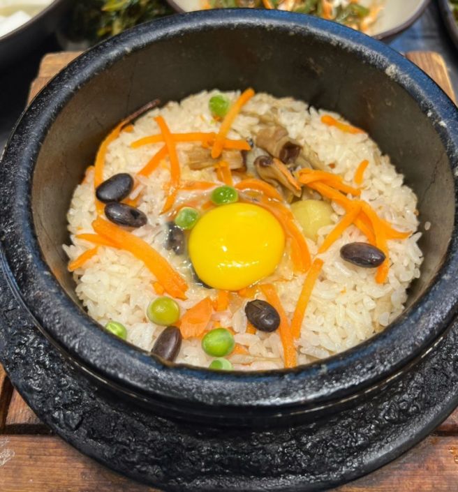 부모님도 좋아하시는 전주 맛집 ‘반야돌솥밥’